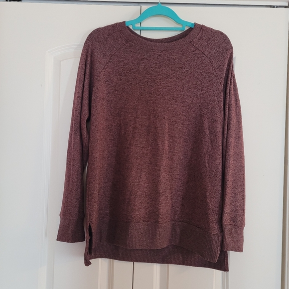 NWT Burgundy Long Sleeve Sweater Size M - Picture 1 of 5